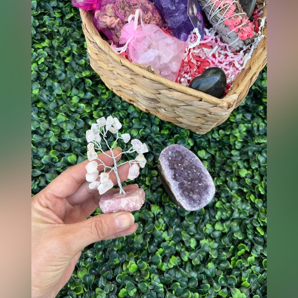 Heart Energy Gift Set | Amethyst, Rose Quartz, Labradorite & Botanicals - Picture 8 of 14